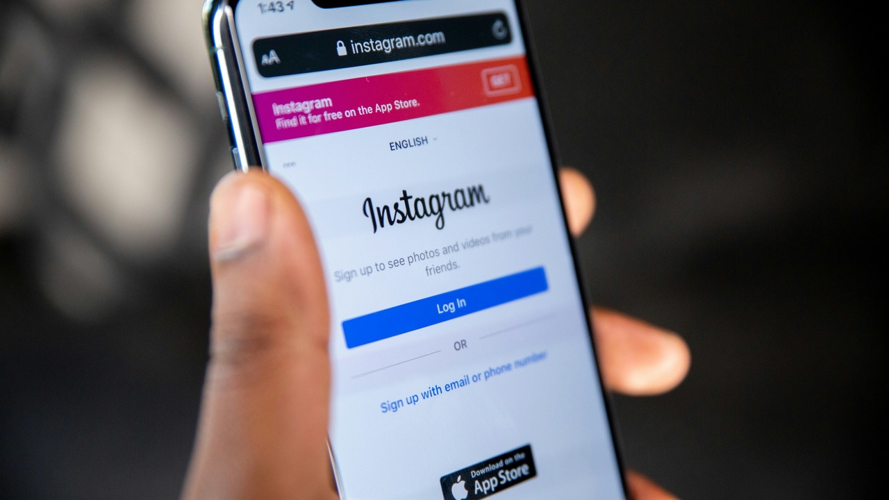 A new global outage of Instagram and Facebook leaves millions of users without access to their service
