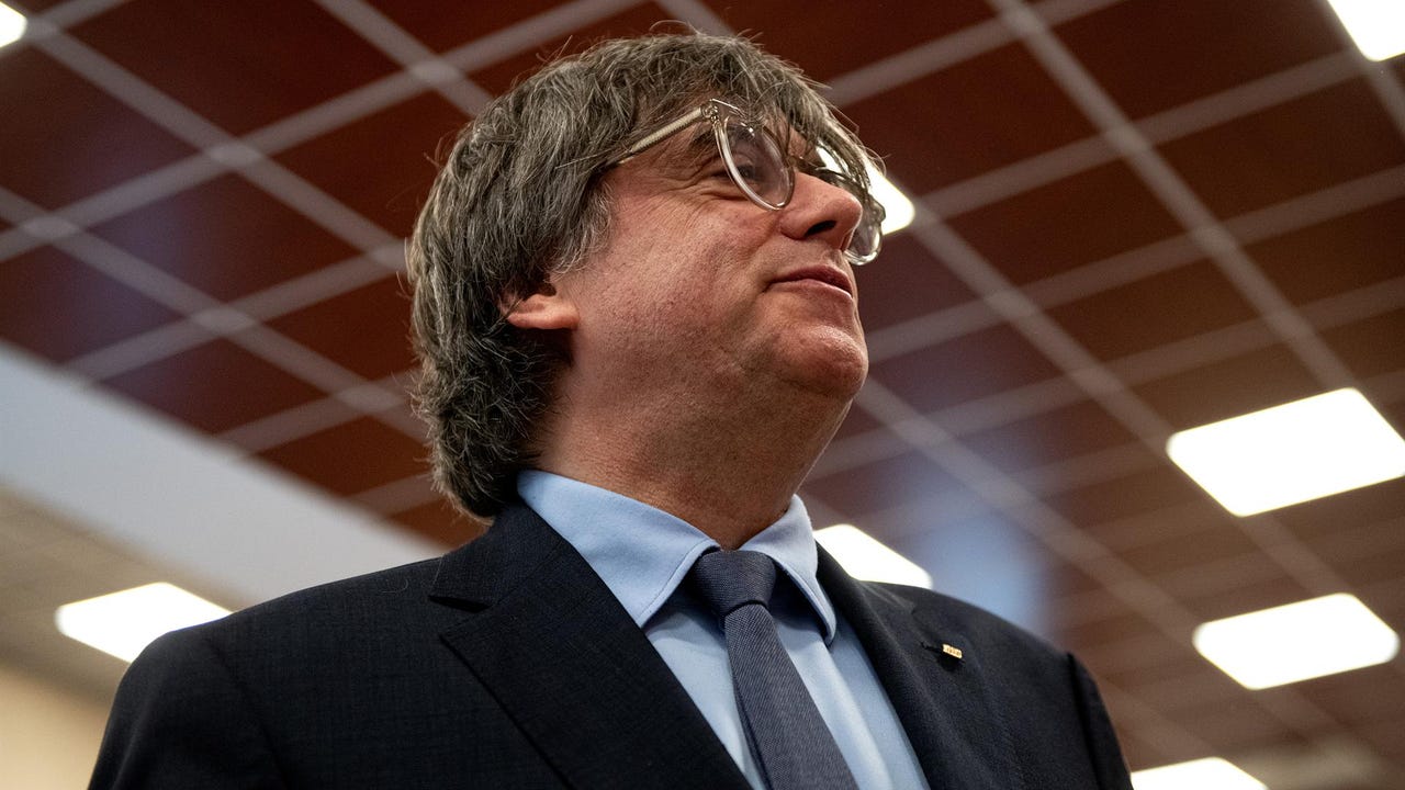 Can Puigdemont be inaugurated without coming to Spain? Can he be arrested if he enters Spain?