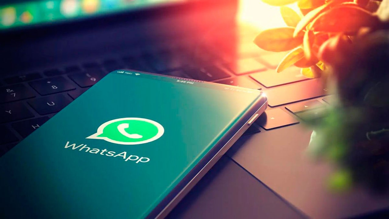 Goodbye to listening to WhatsApp voice notes: this is the important change that comes to Android
