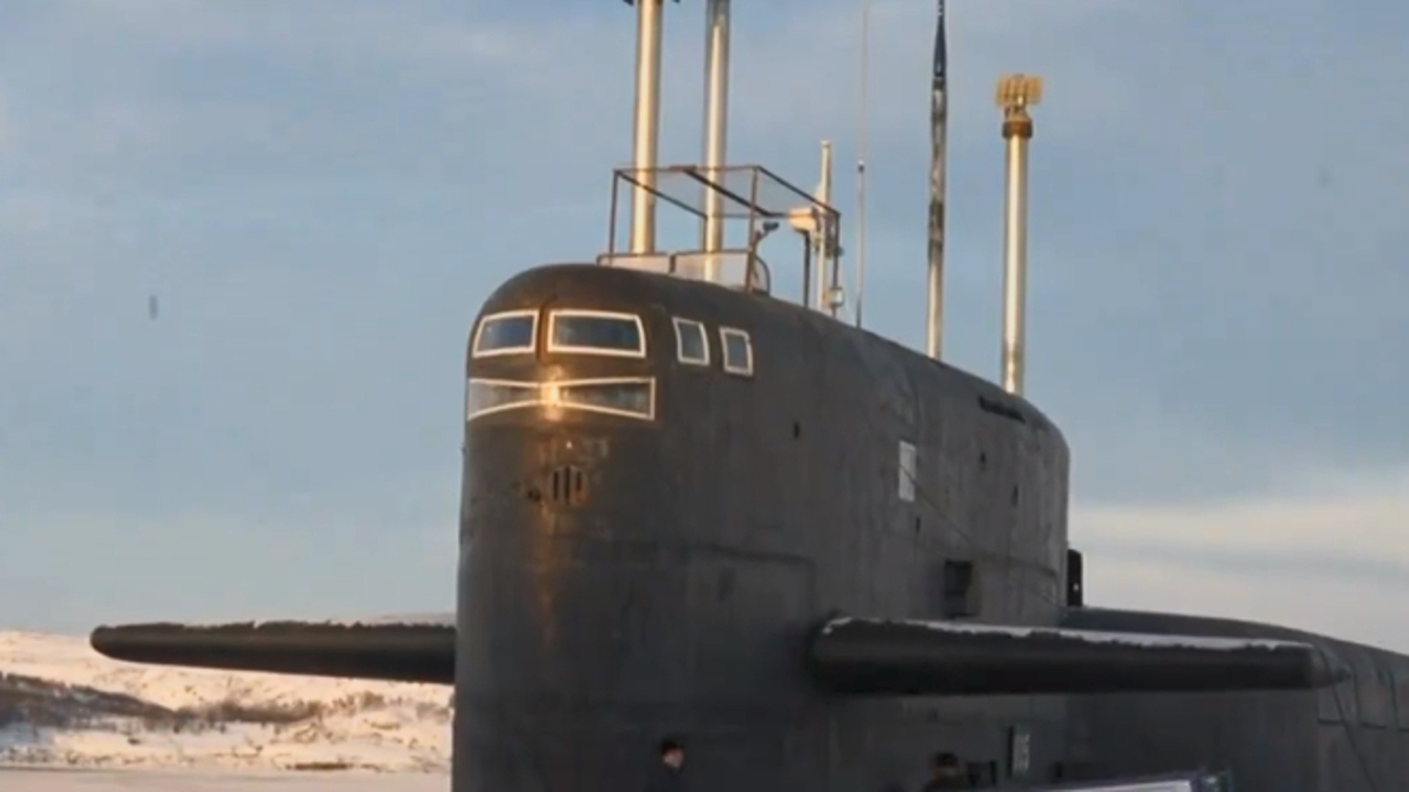 Has Russia started using anti-drone cages on its submarines?