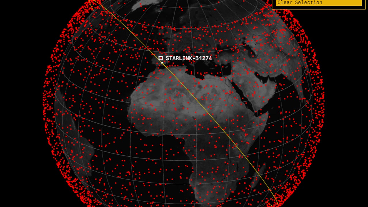 A real-time map of Starlink satellites orbiting Earth