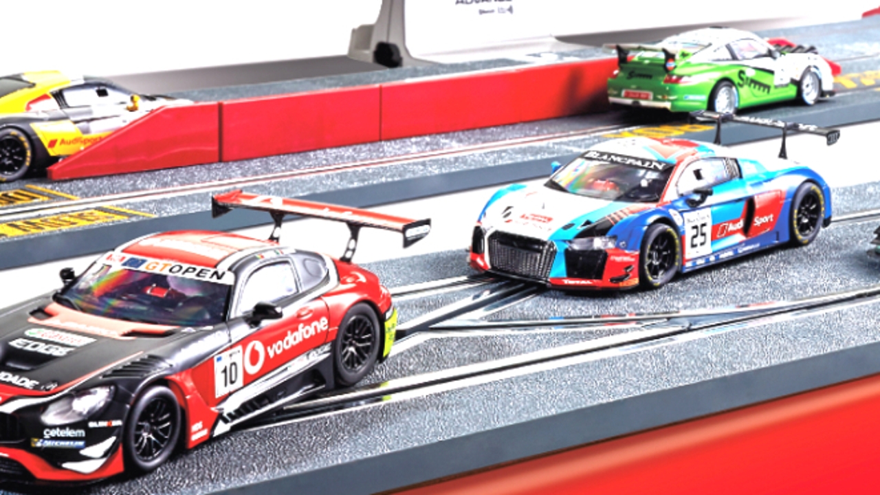 Scalextric Advance, the classic racing game reinvented with an app and new game modes