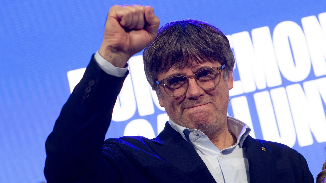 Puigdemont tightens the rope with threats of motion