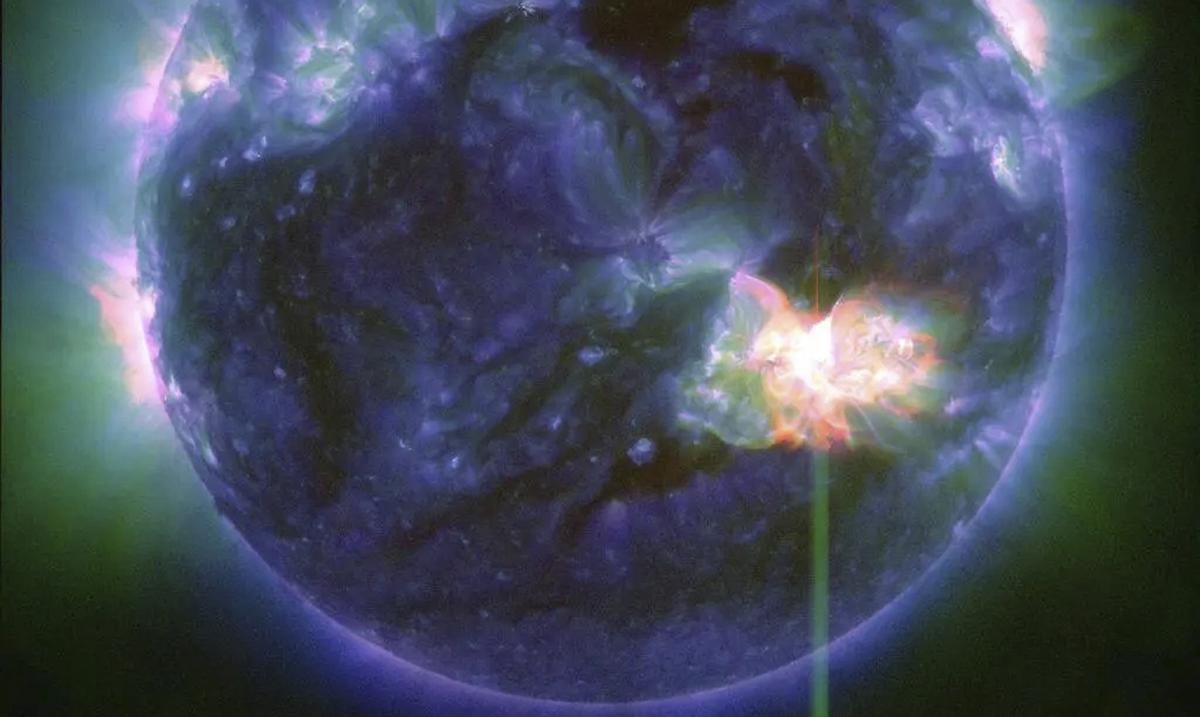 Strong solar storm could disrupt communications and produce the northern lights in the United States