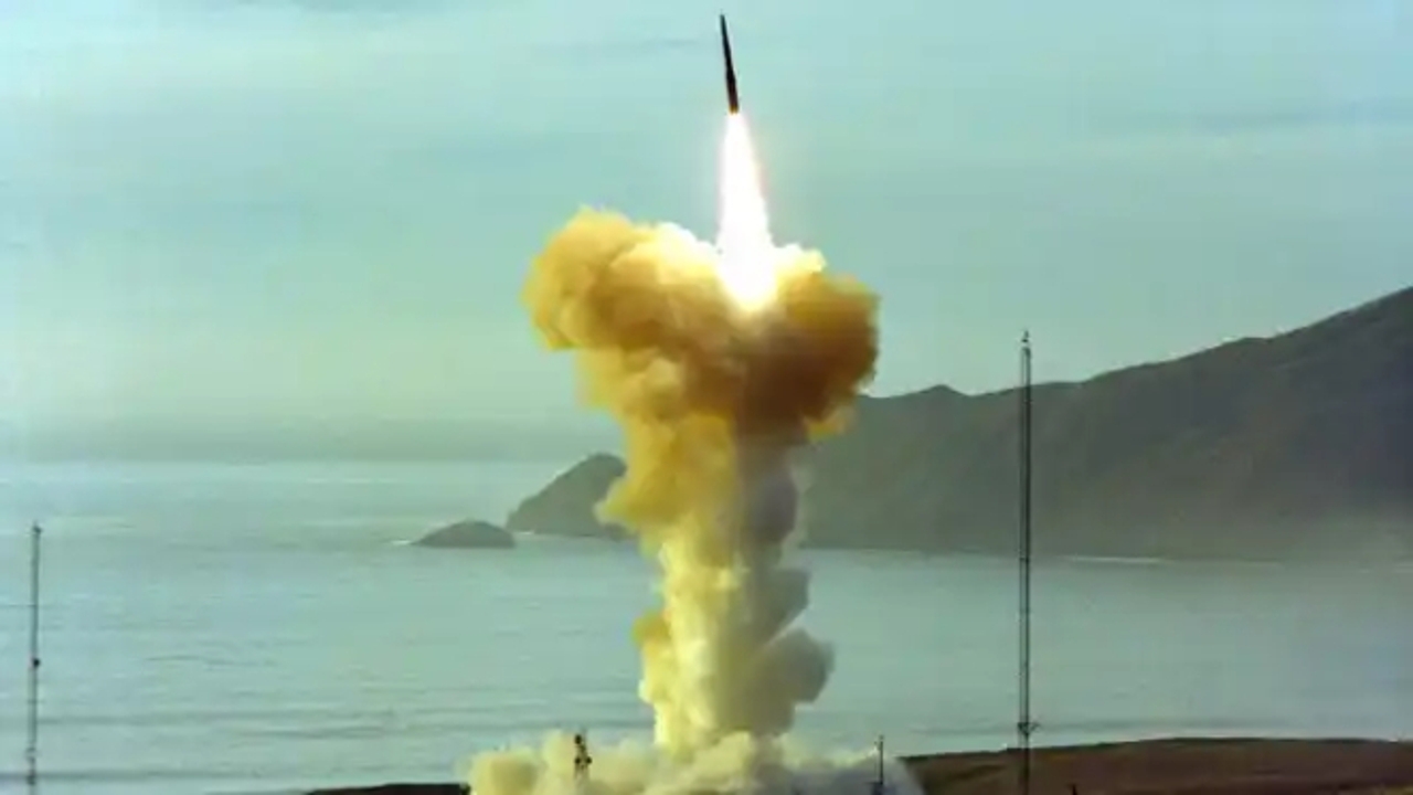 This is the Minuteman III intercontinental ballistic missile with which the US exhibits its nuclear deterrence capacity