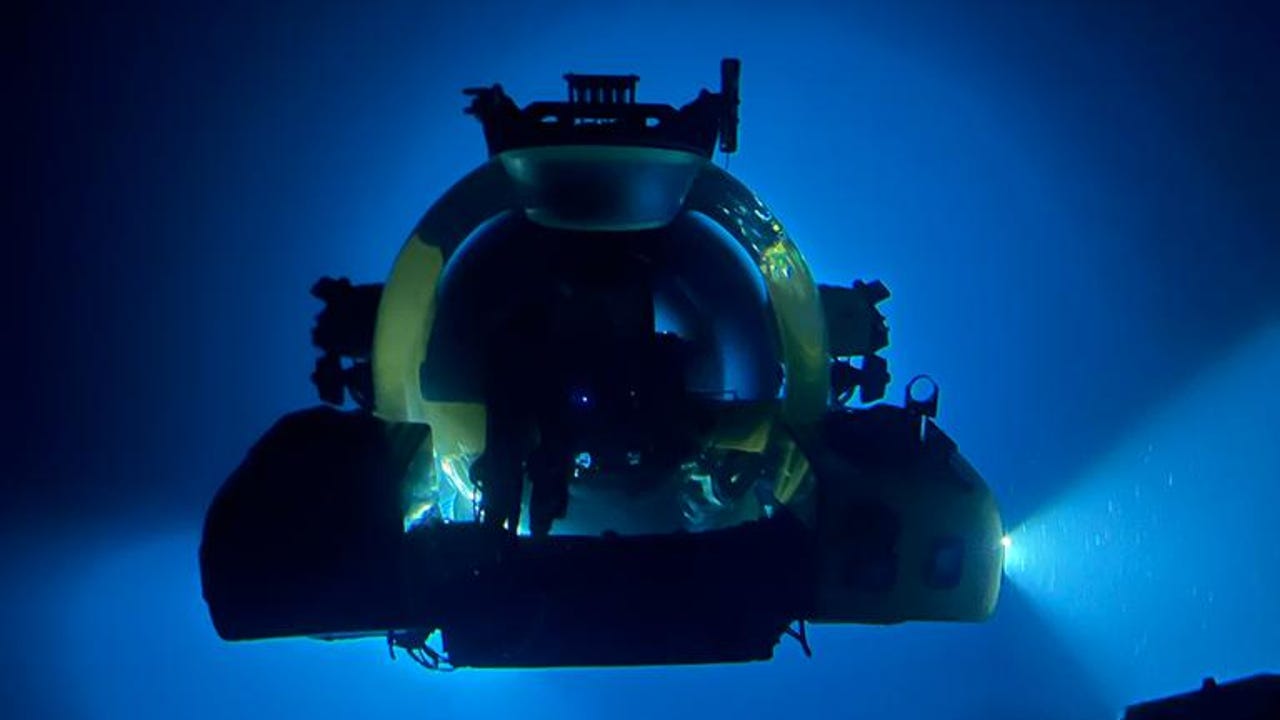 The first Spaniard to go down to the Mariana Trench found garbage