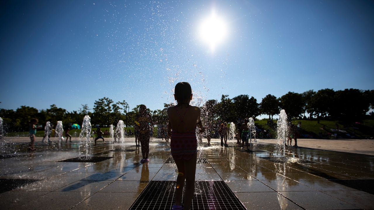 Experts set a date for the first heat wave of the year