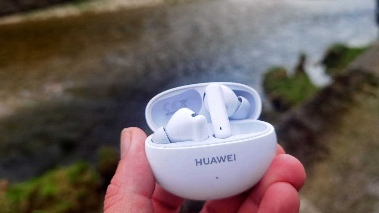 Saturday's gadget: Huawei FreeBuds 6i, crystal clear sound for less than €100