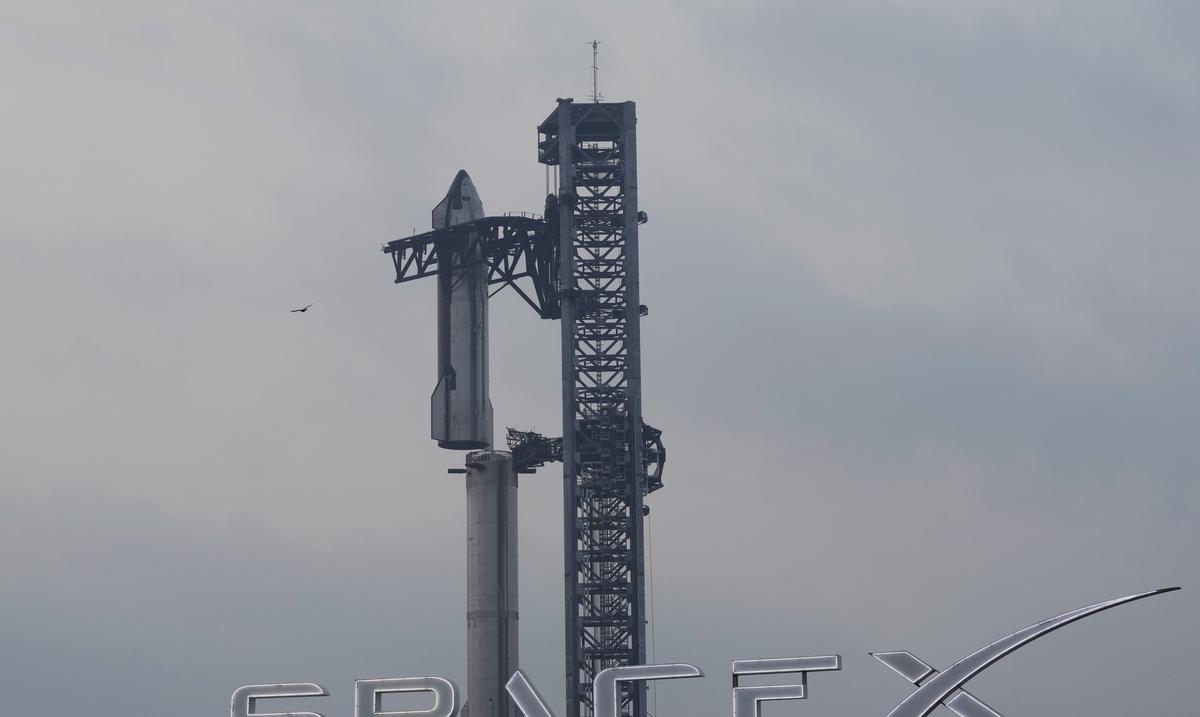 SpaceX mega rocket makes fourth test flight from Texas