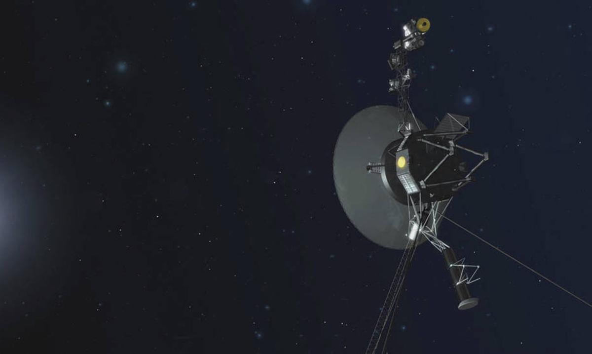 Voyager 1 space probe sends data again after computer problem