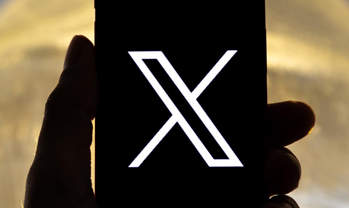 X officially allows the publication of pornographic content on its social network