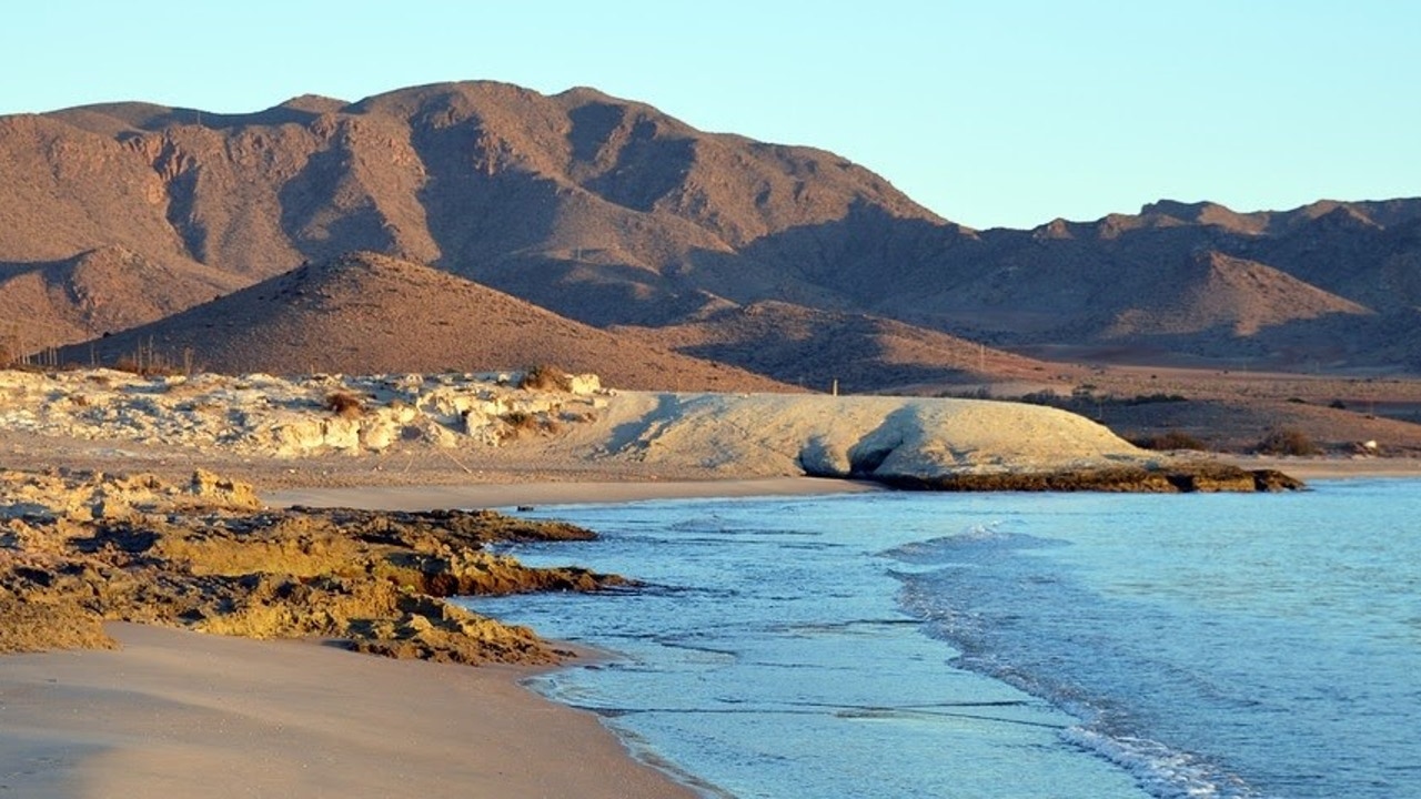 Neither Valencia nor Catalonia: this is the place in Spain with the best paradisiacal beaches and fairytale deserts